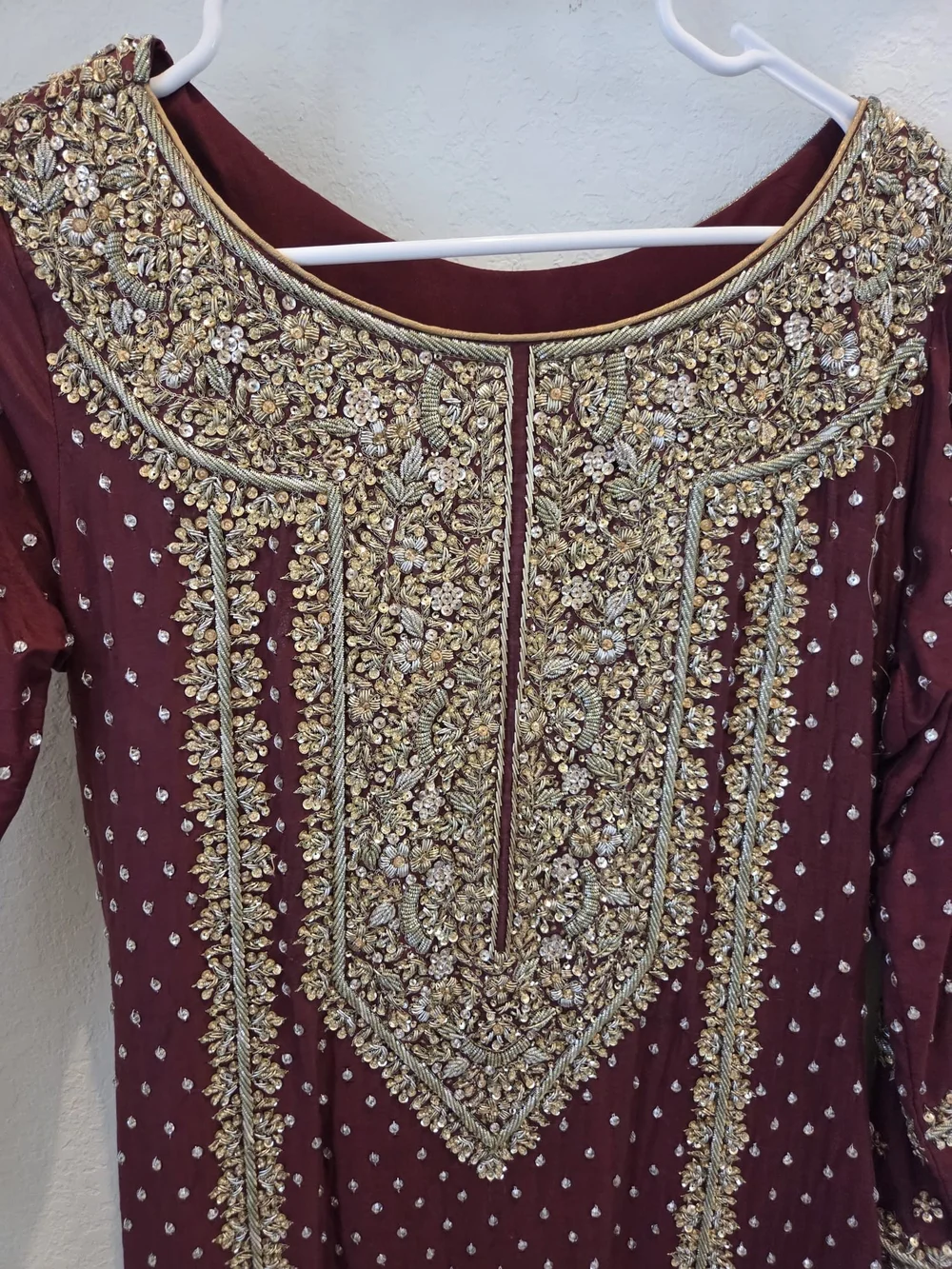 Embellished Maroon Women's Long Dress with Gold Accents - Picture 2 of 2